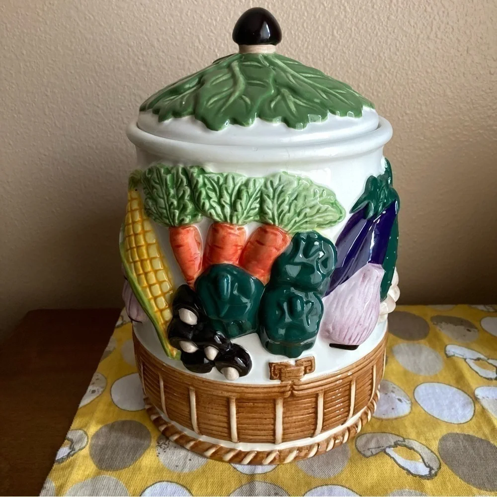 Vintage 3D vegetable garden cookie Jar